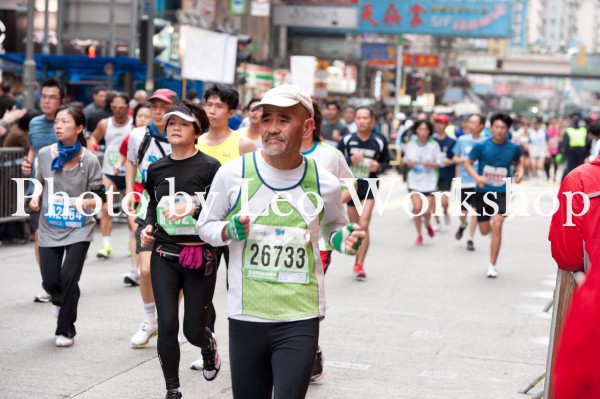 0246hkmarathon_20110220