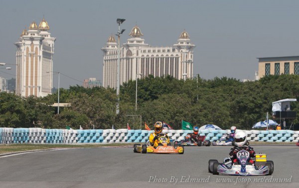 E3__3962