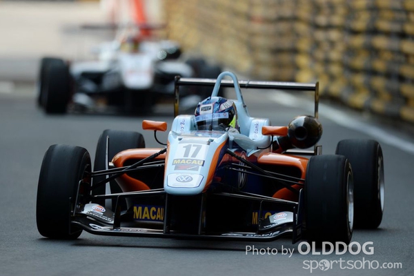 grand prix (75)