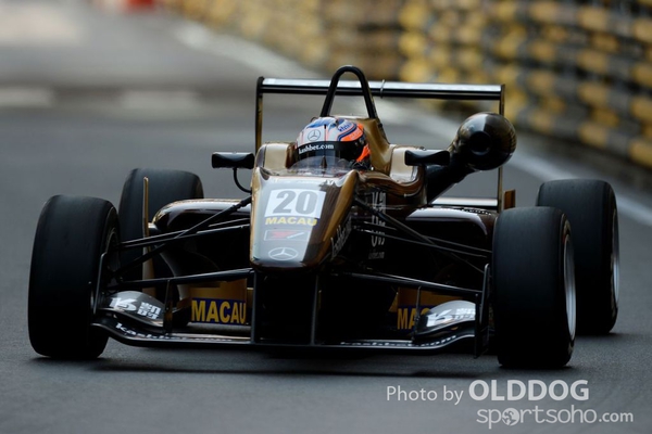 grand prix (76)