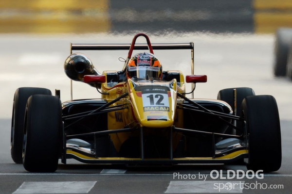 grand prix (82)