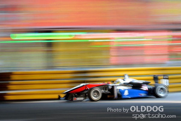 grand prix (104)