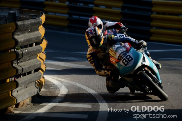 grand prix (129)