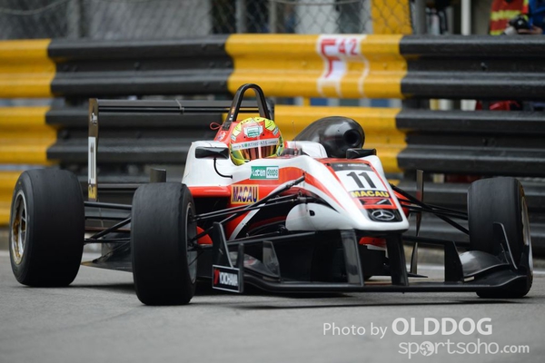 grand prix (100)