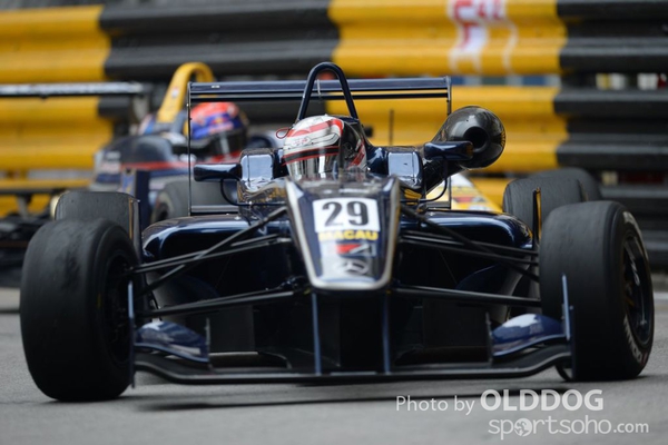 grand prix (103)