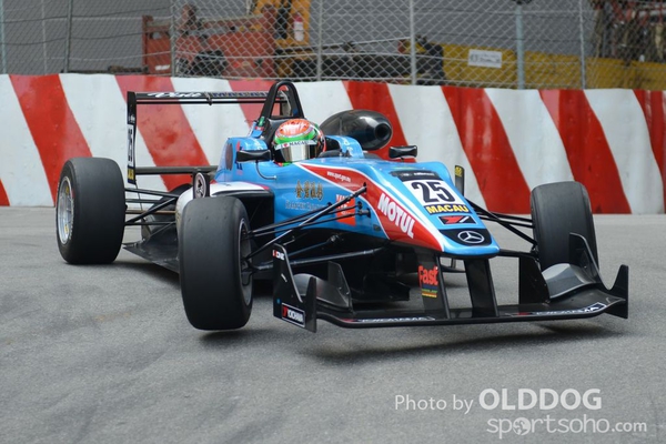 grand prix (221)