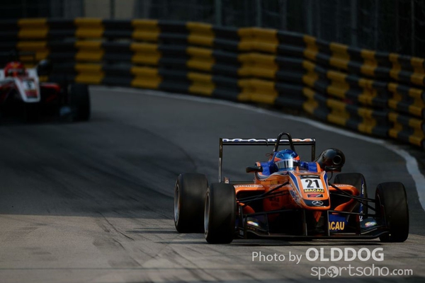 grand prix (229)