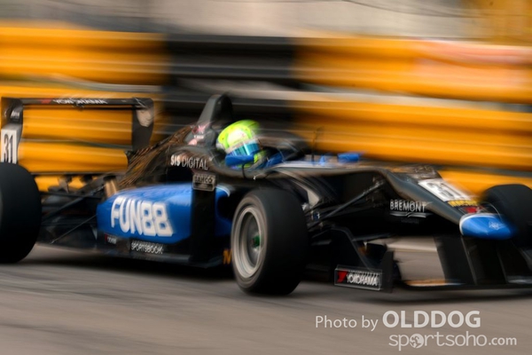 grand prix (239)