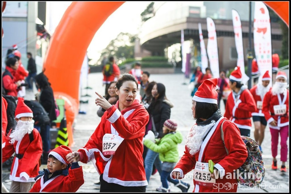 141214 Santa Run - 0056