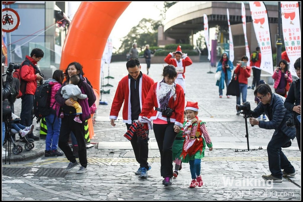 141214 Santa Run - 0057