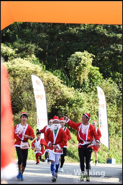 141214 Santa Run - 0166