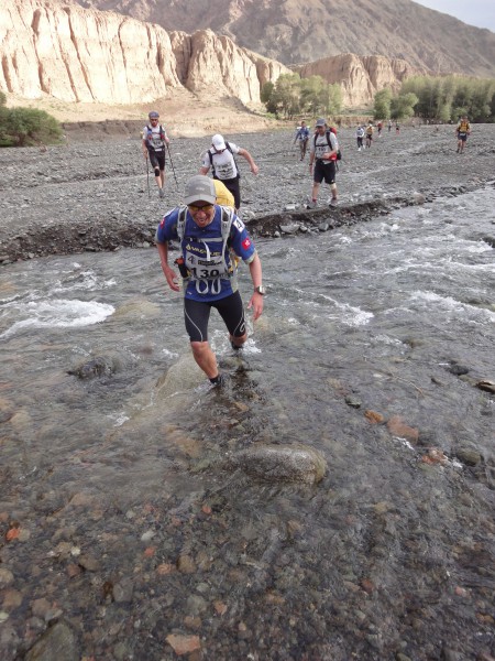 Cross the river at the beginnering of the race day#3