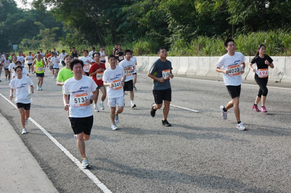 Asics 10K 2010 830